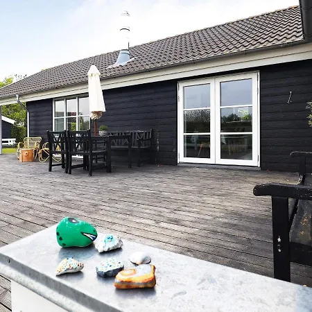 6 Person Holiday In Otterup